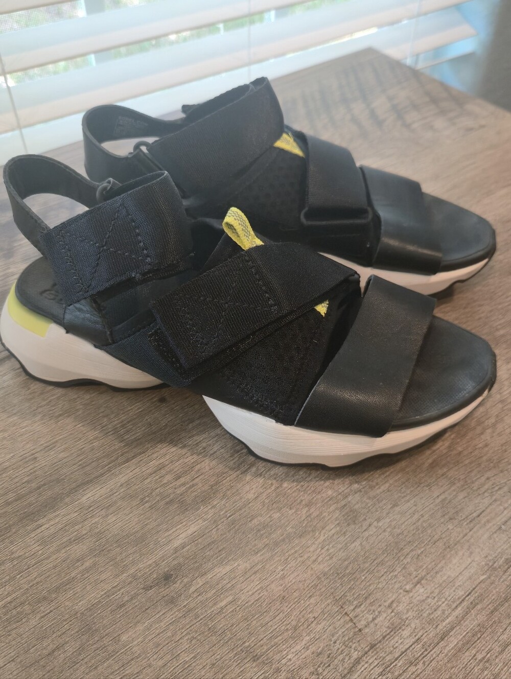 SOREL KINETIC Black Sporty Platform Sandals with Yellow Accents